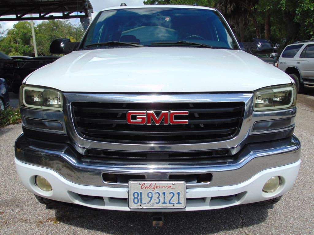 2004 GMC Sierra Image 4