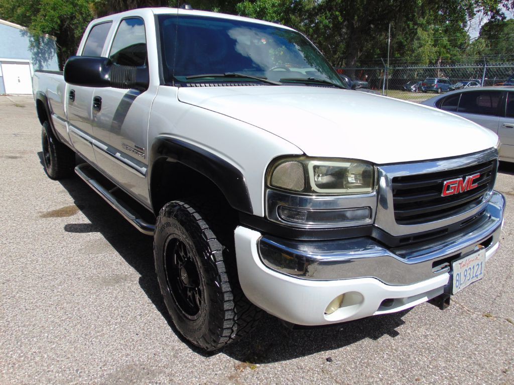 2004 GMC Sierra Image 13