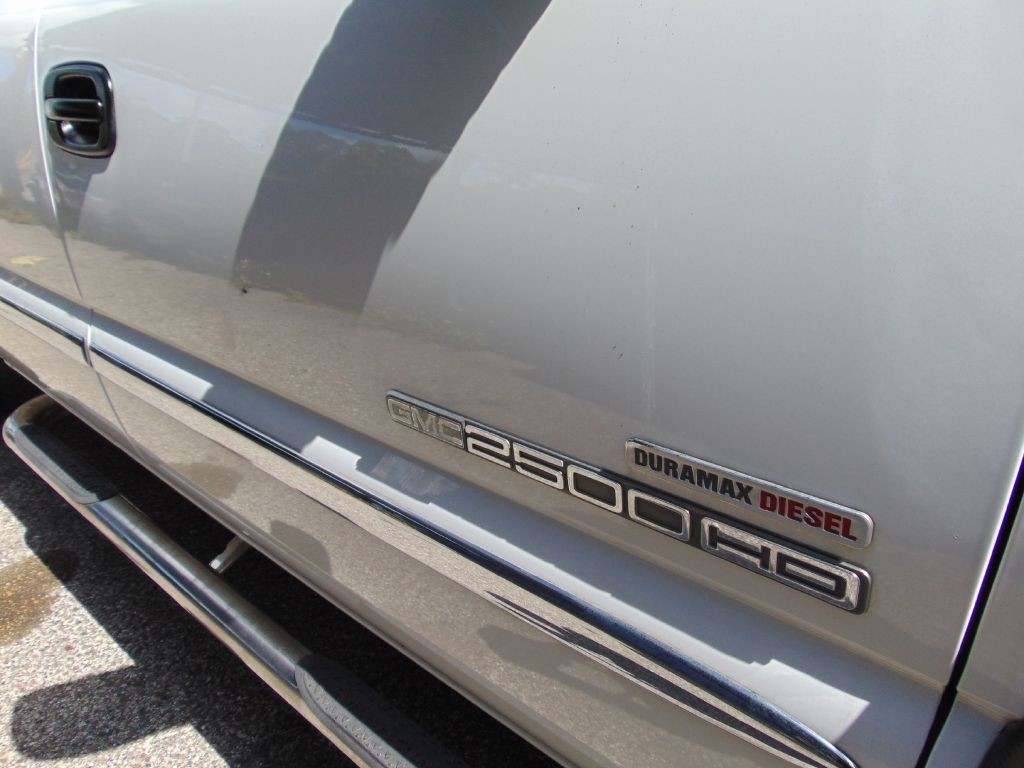 2004 GMC Sierra Image 14