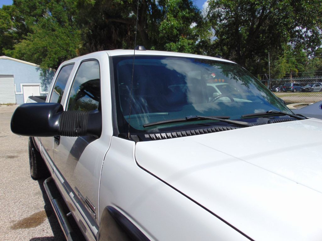 2004 GMC Sierra Image 15