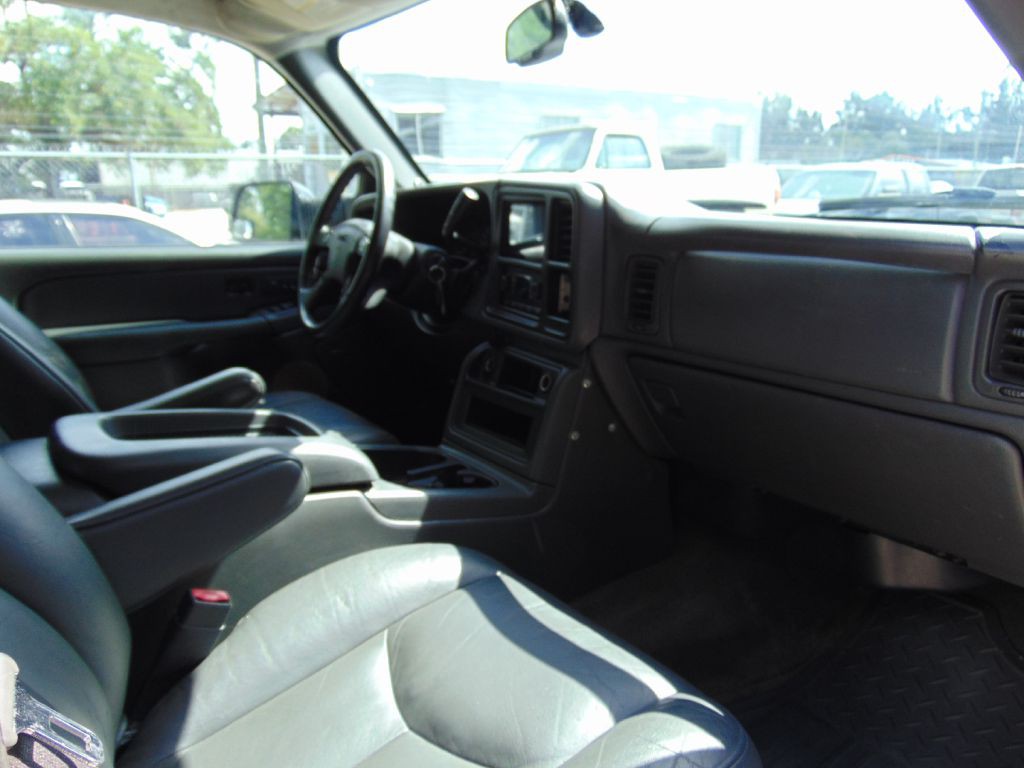 2004 GMC Sierra Image 16