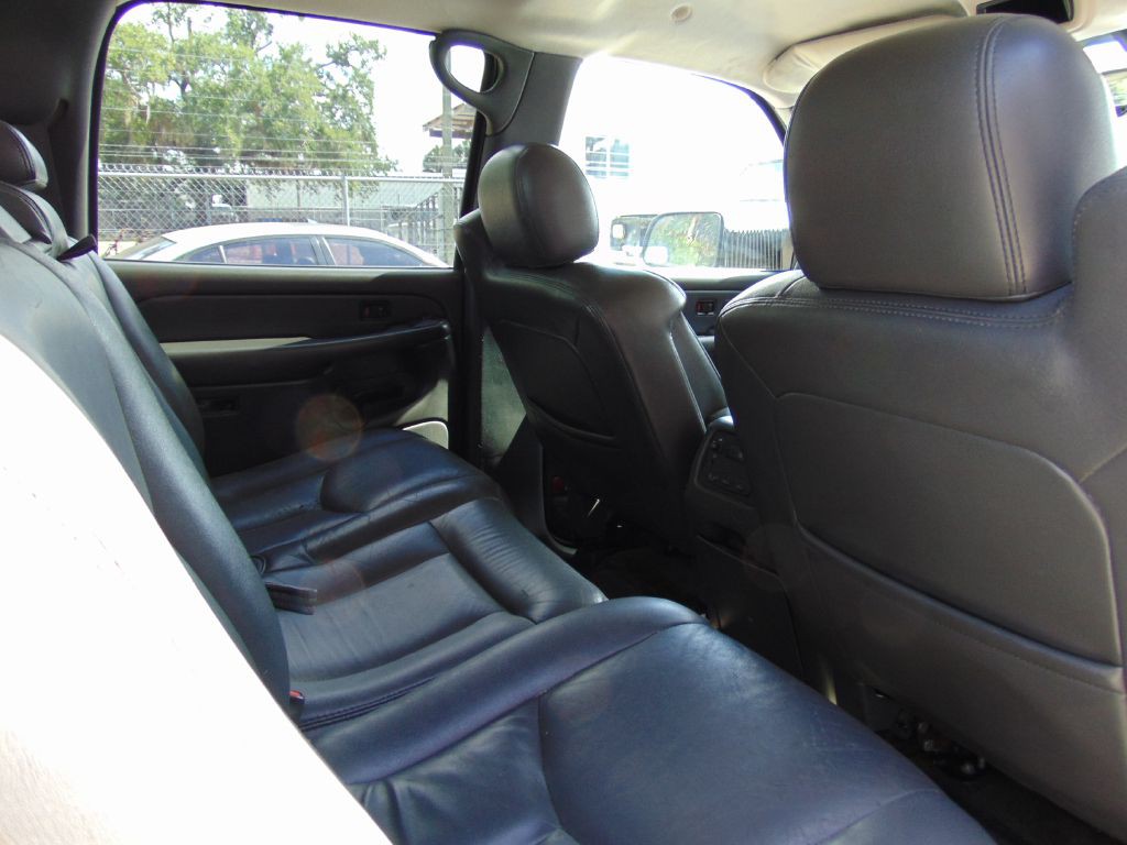 2004 GMC Sierra Image 18