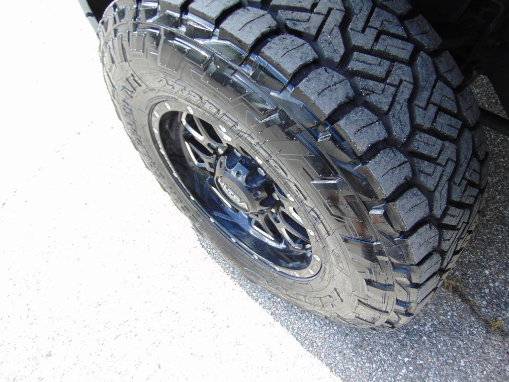 2004 GMC Sierra Image 21