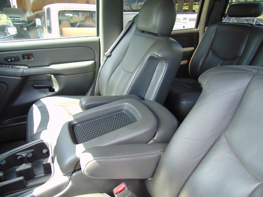 2004 GMC Sierra Image 25