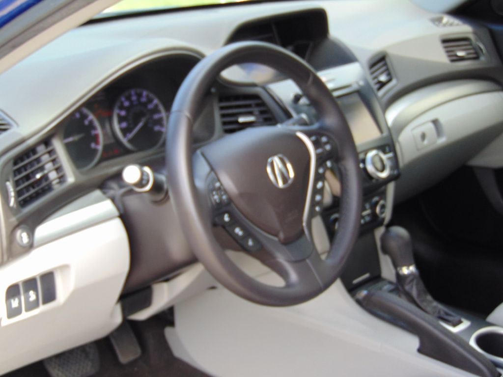 2017 Acura ILX Image 17