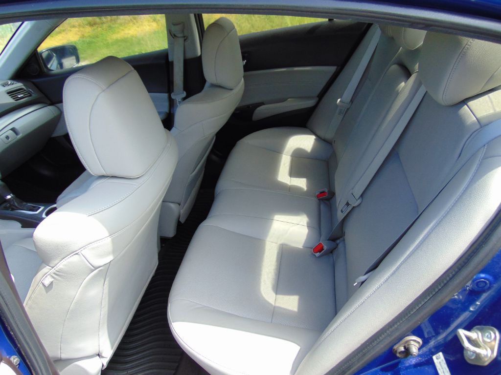 2017 Acura ILX Image 19