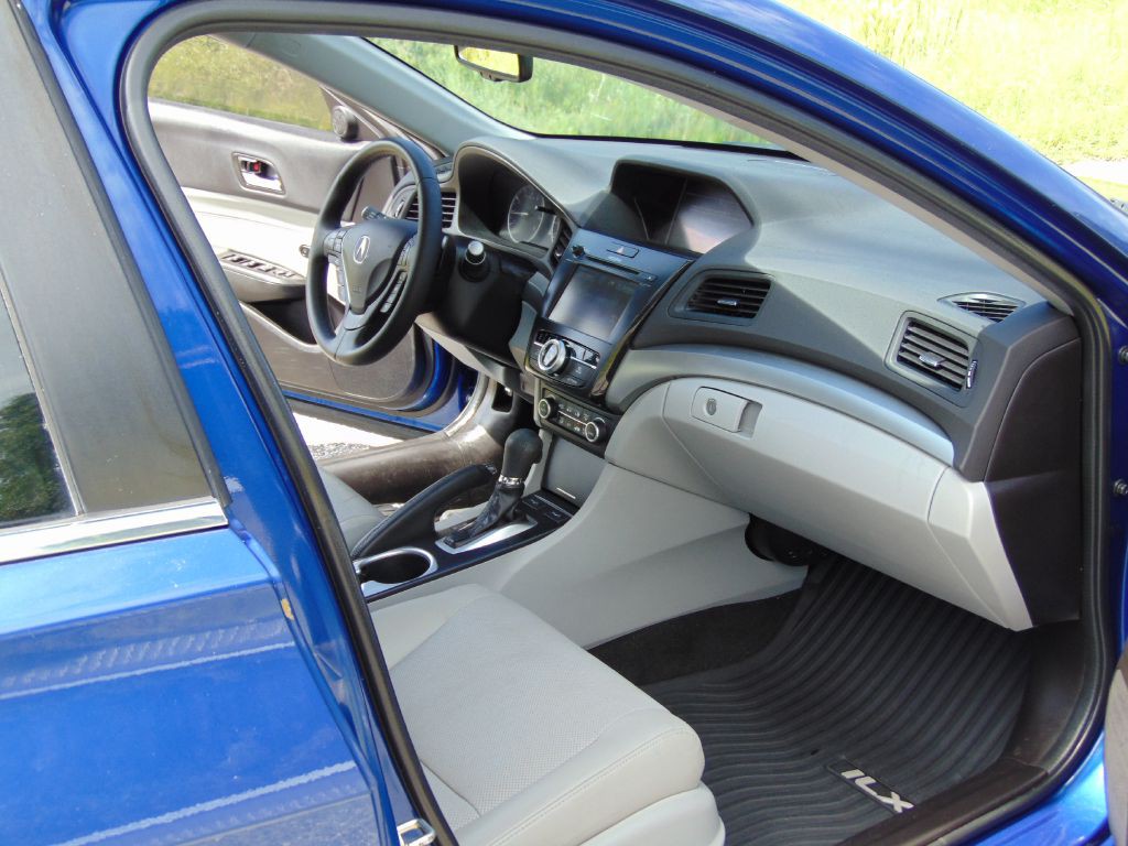 2017 Acura ILX Image 24