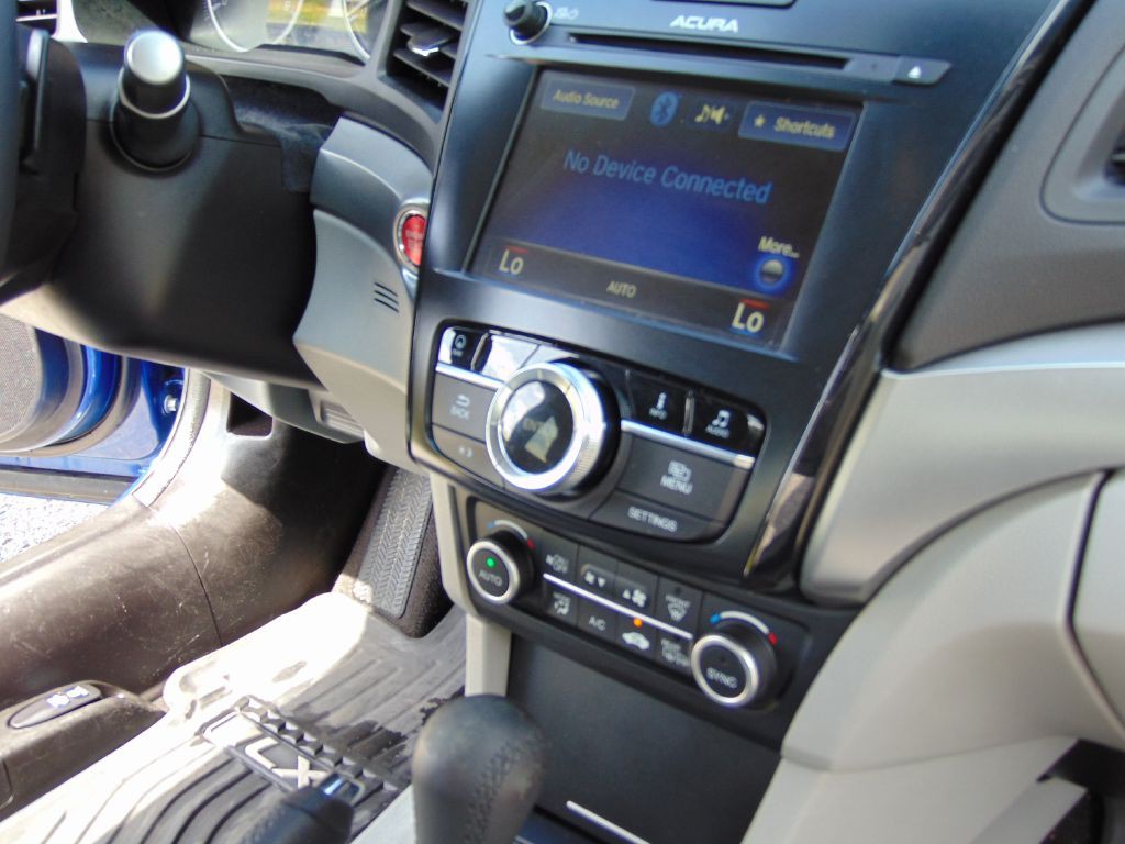 2017 Acura ILX Image 25