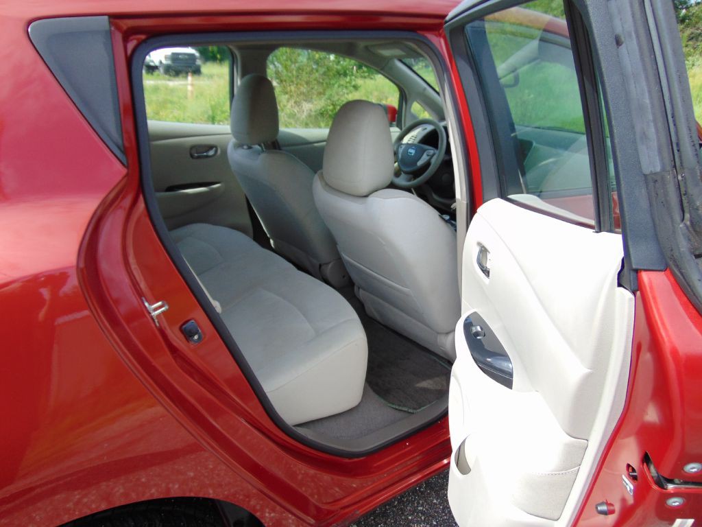 2012 Nissan Leaf Image 15
