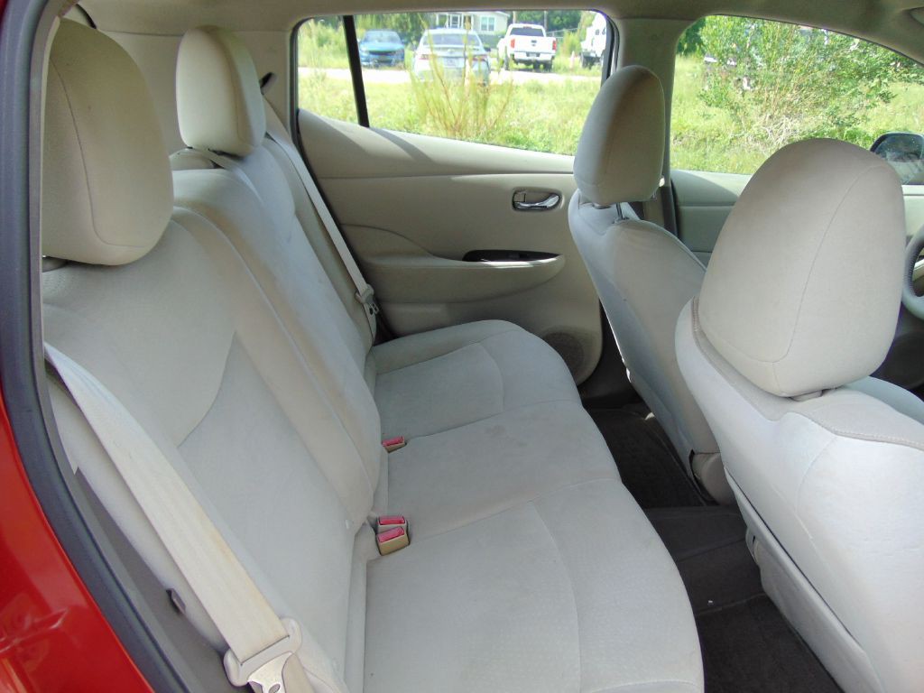 2012 Nissan Leaf Image 16