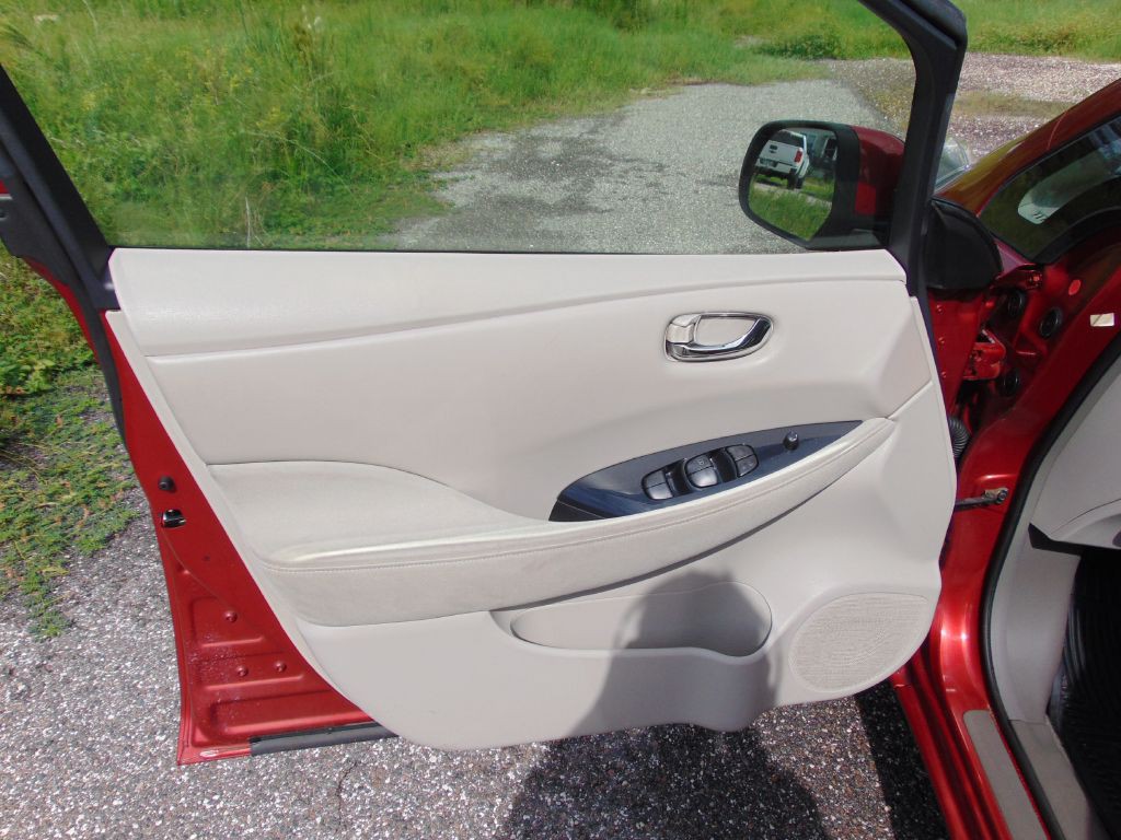 2012 Nissan Leaf Image 21