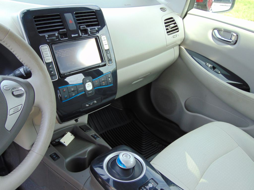 2012 Nissan Leaf Image 23