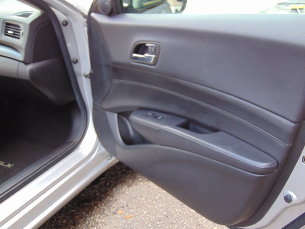 2014 Acura ILX Image 25