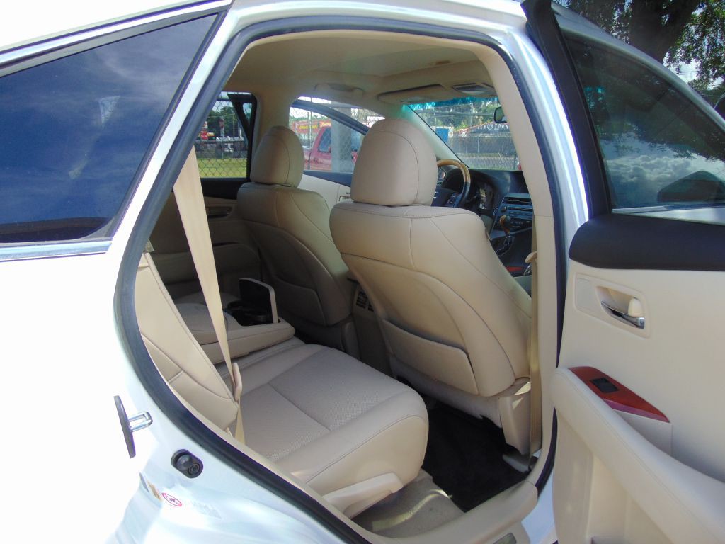 2011 Lexus RX Image 23