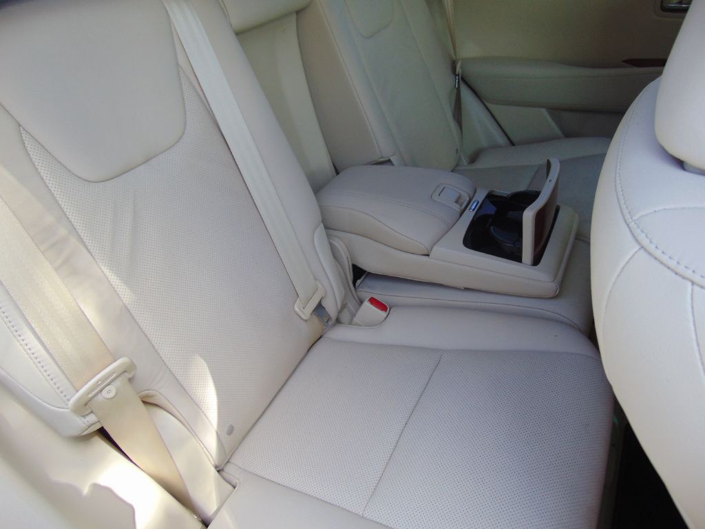 2011 Lexus RX Image 28