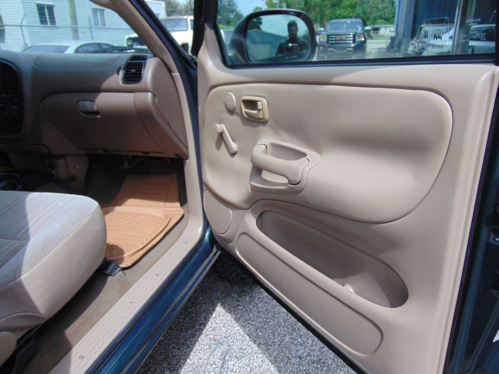 2001 Toyota Tundra Image 17