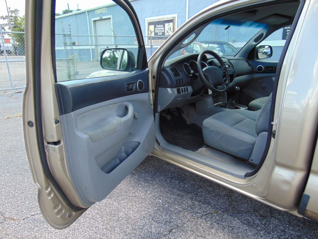 2006 Toyota Tacoma Image 18