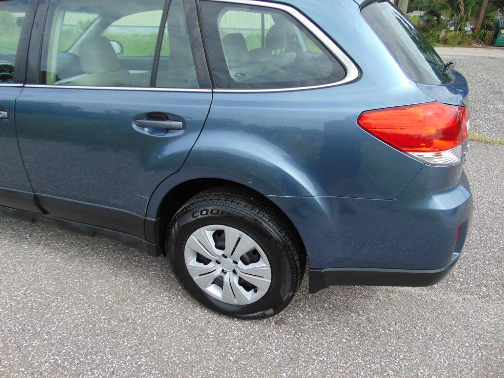 2013 Subaru Outback Image 15
