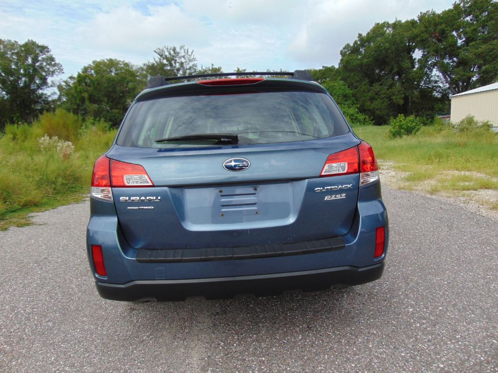 2013 Subaru Outback Image 17