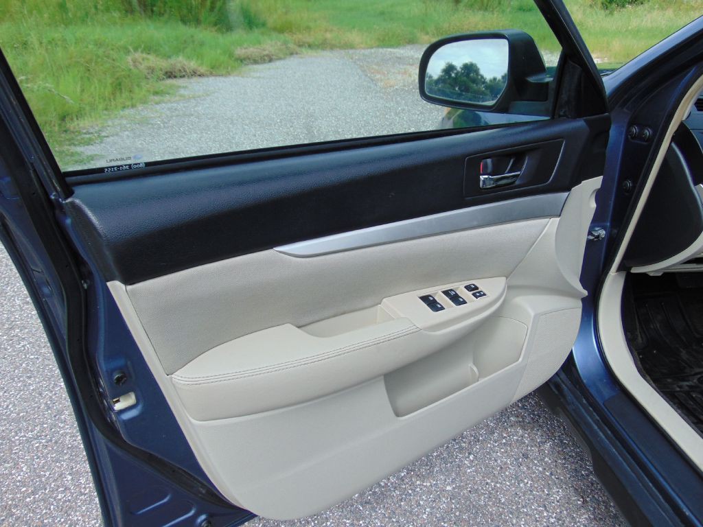 2013 Subaru Outback Image 20