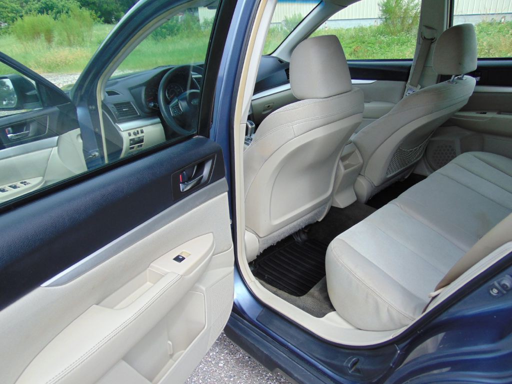 2013 Subaru Outback Image 21