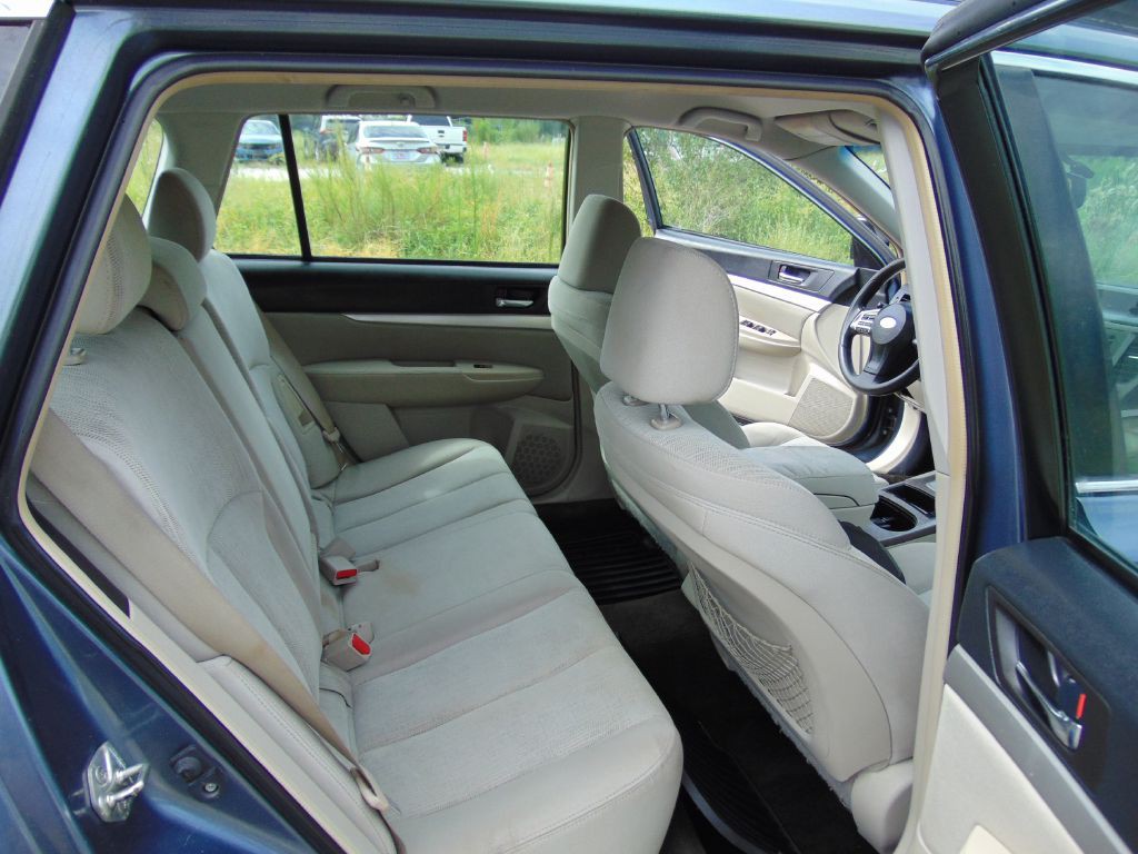 2013 Subaru Outback Image 24
