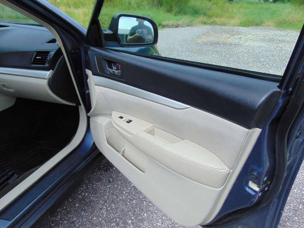 2013 Subaru Outback Image 25
