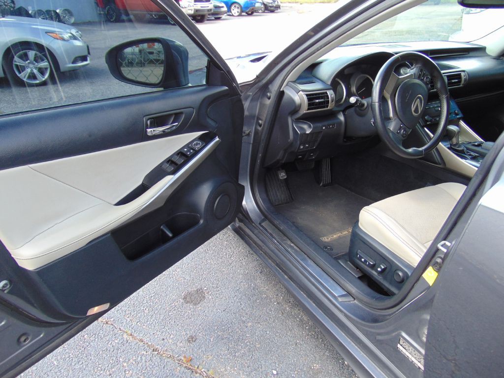 2014 Lexus IS Image 16