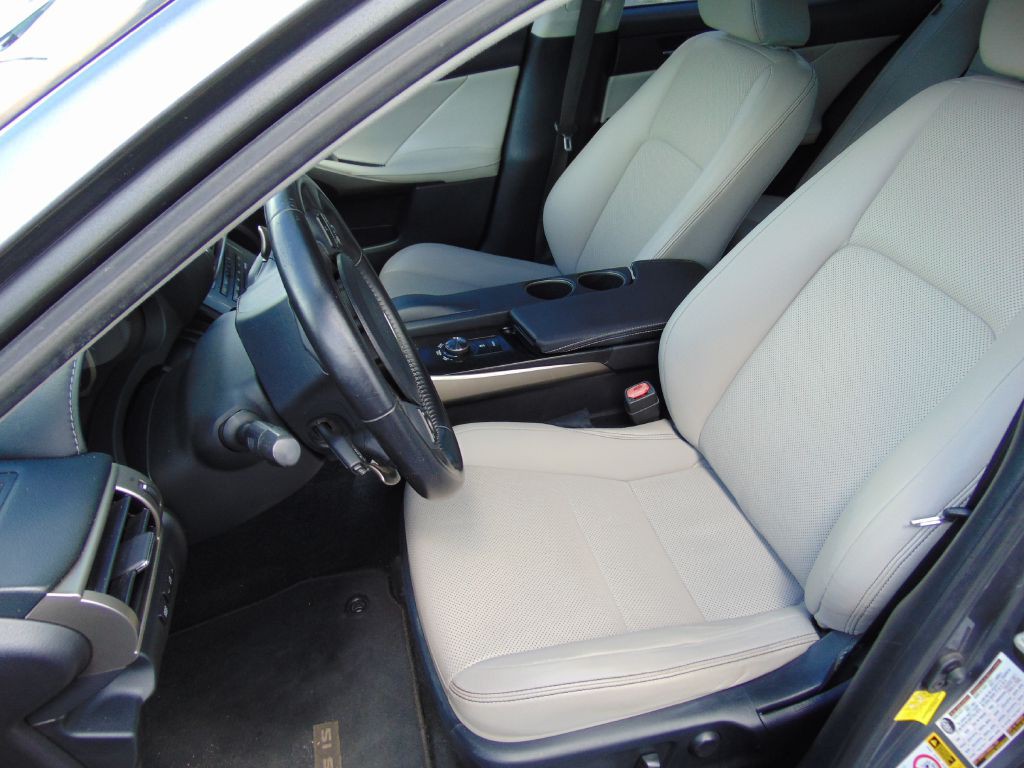 2014 Lexus IS Image 17