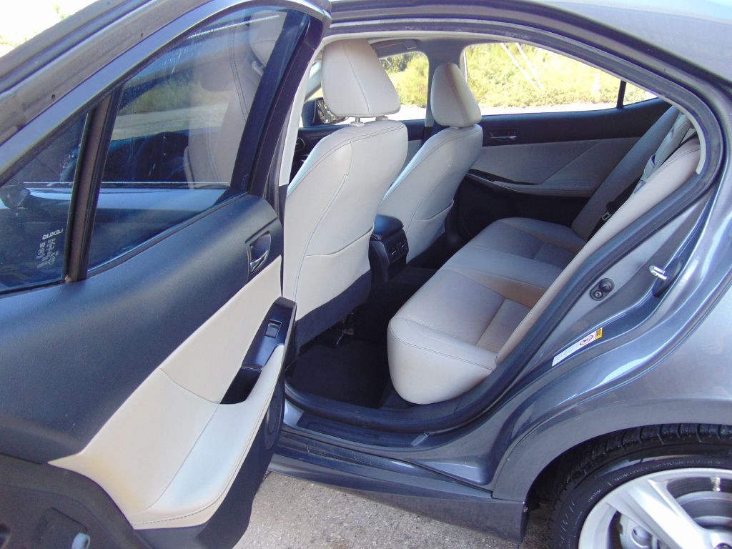 2014 Lexus IS Image 19