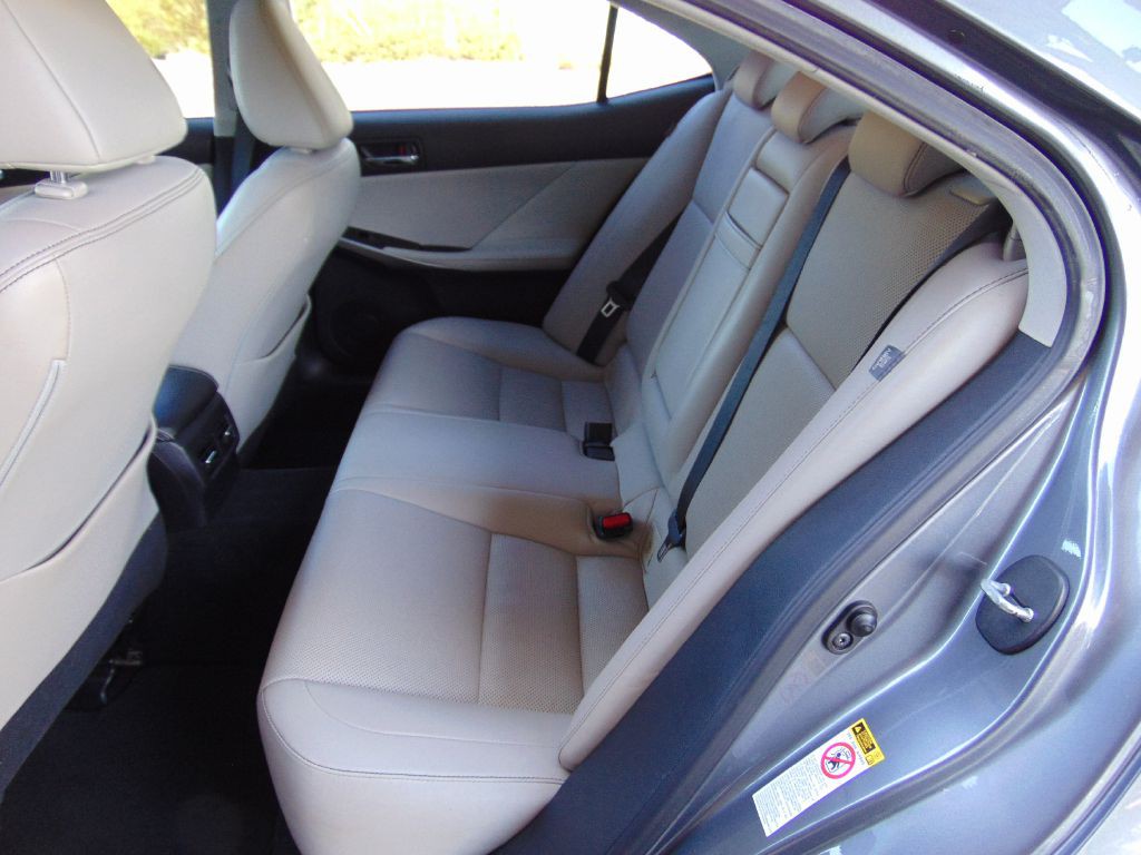 2014 Lexus IS Image 20