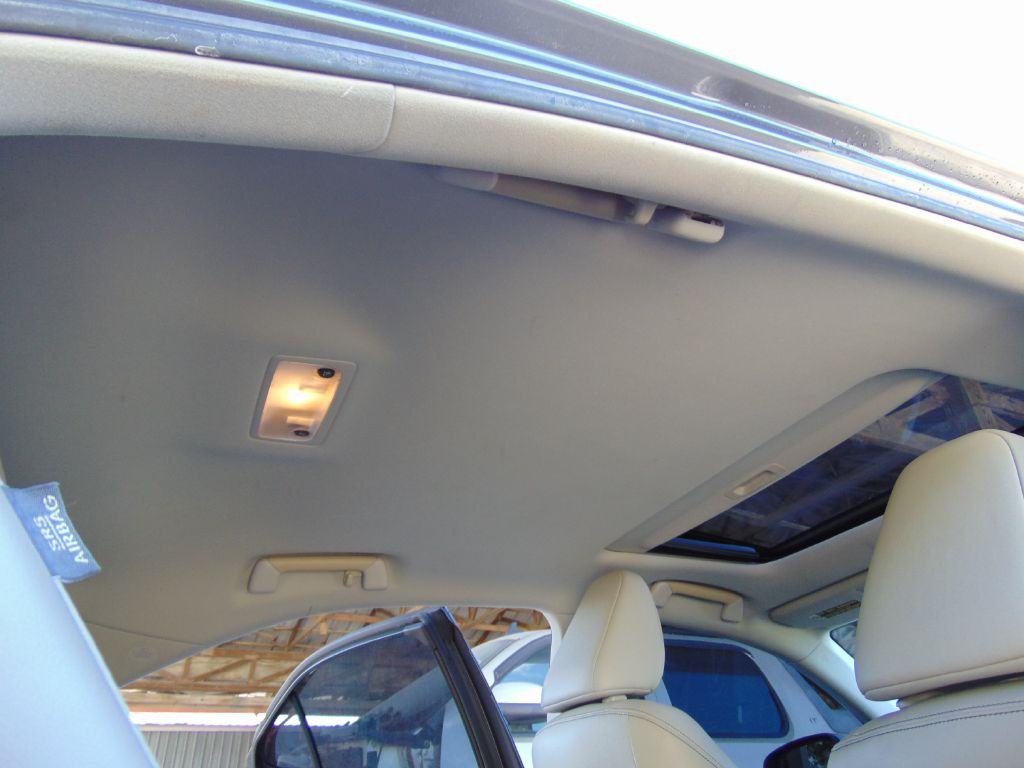 2014 Lexus IS Image 24