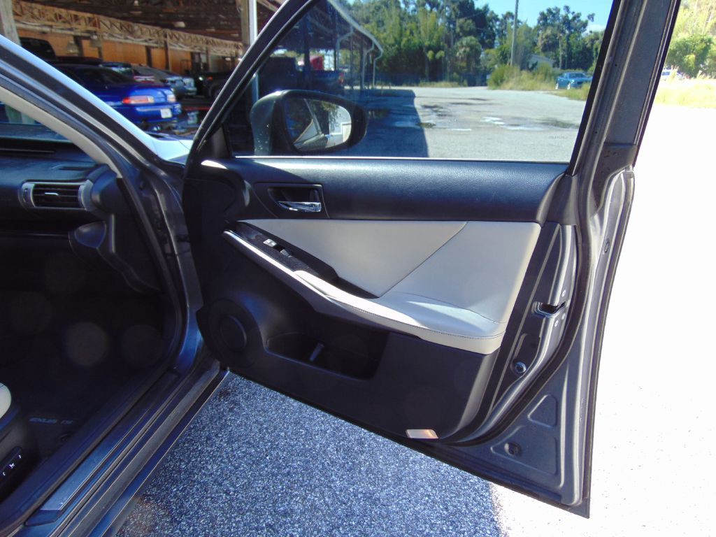 2014 Lexus IS Image 25