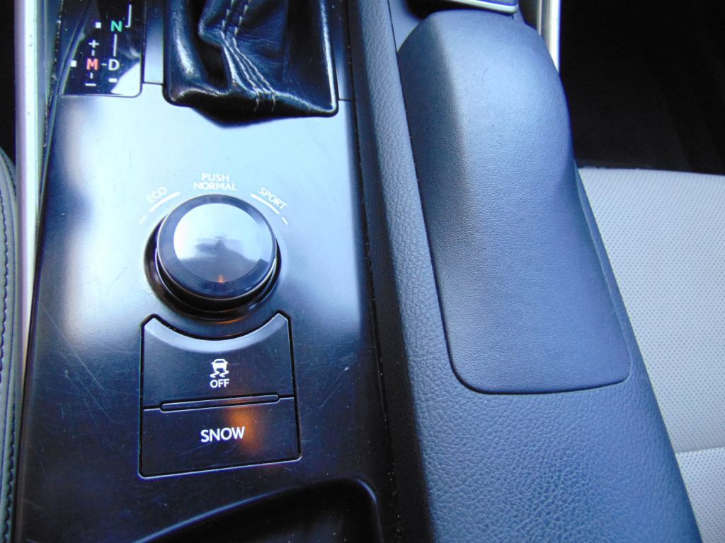 2014 Lexus IS Image 33