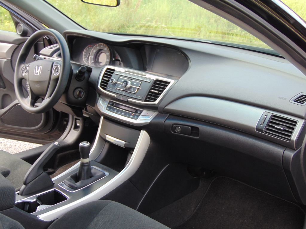 2013 Honda Accord Image 21