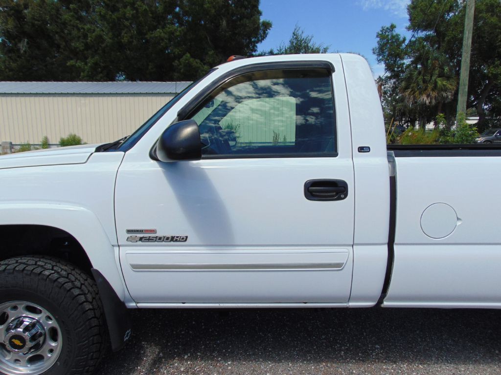 2004 Chevrolet Silverado 1500 Image 3