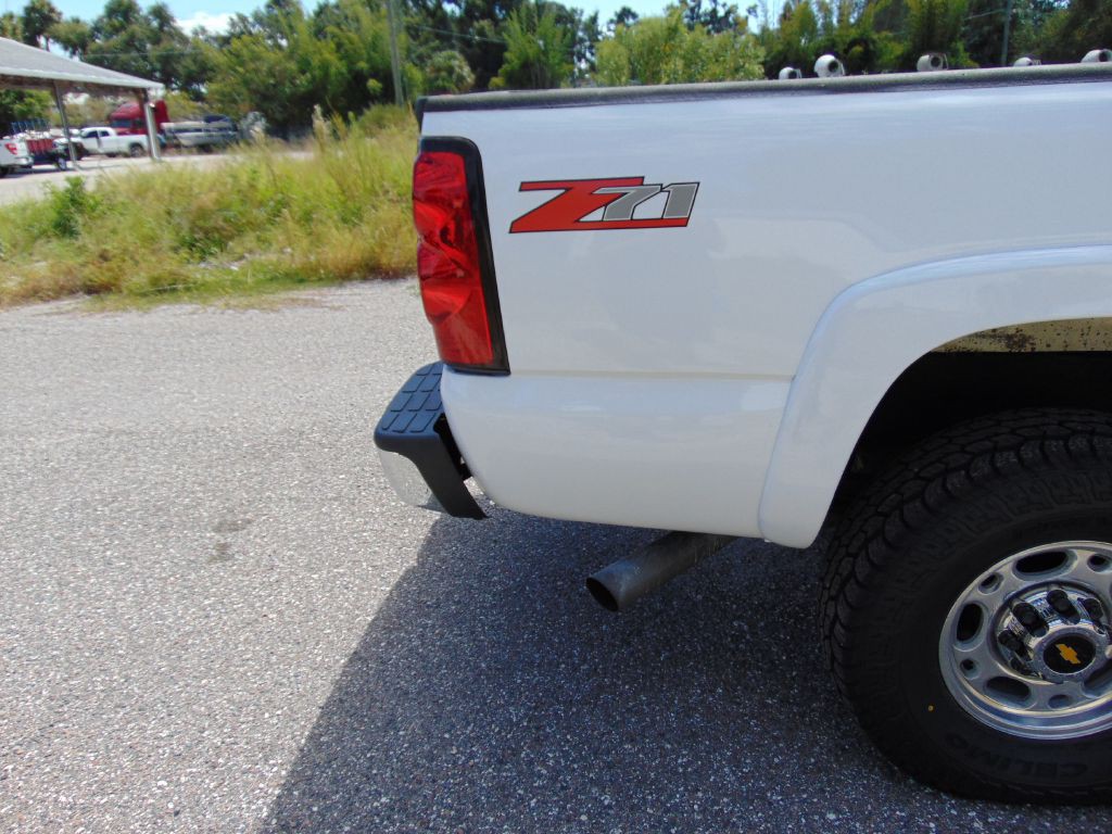 2004 Chevrolet Silverado 1500 Image 9