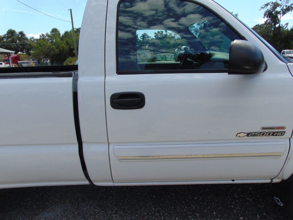 2004 Chevrolet Silverado 1500 Image 11