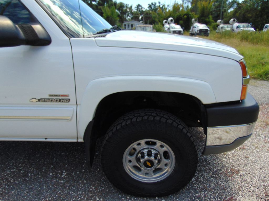 2004 Chevrolet Silverado 1500 Image 13