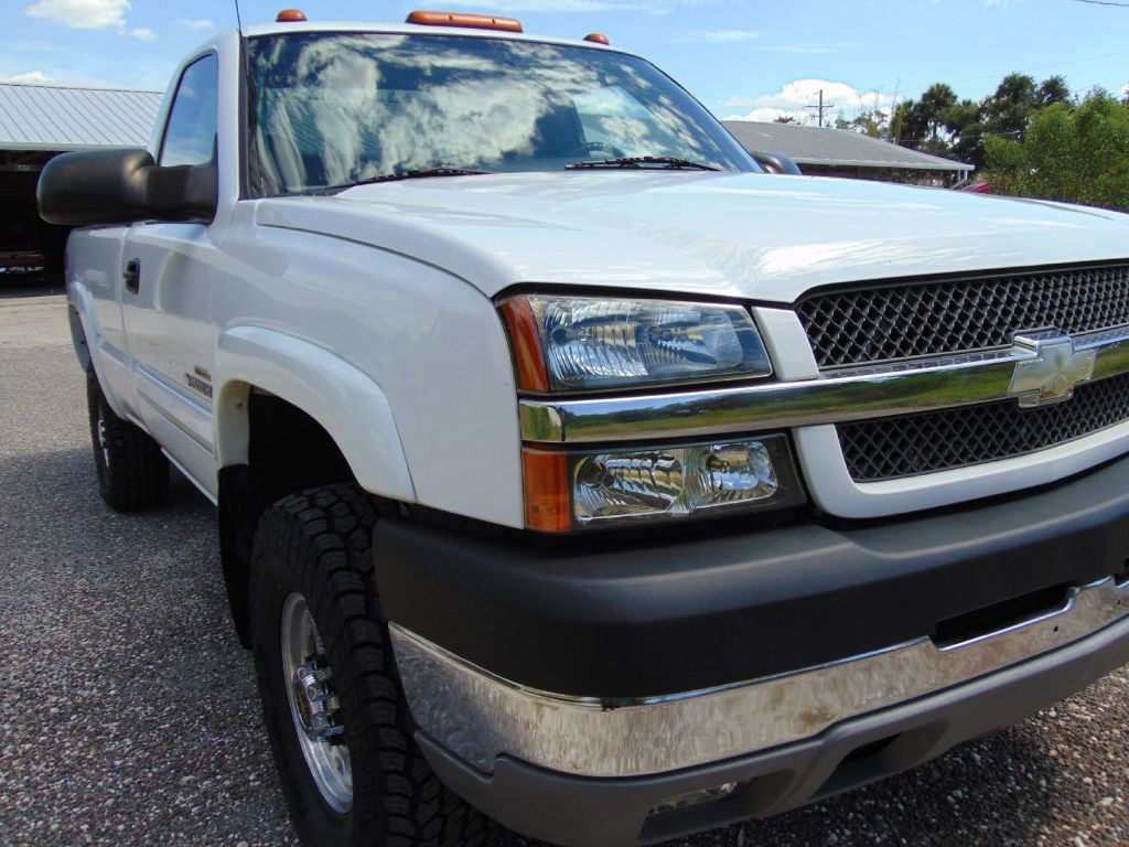 2004 Chevrolet Silverado 1500 Image 14