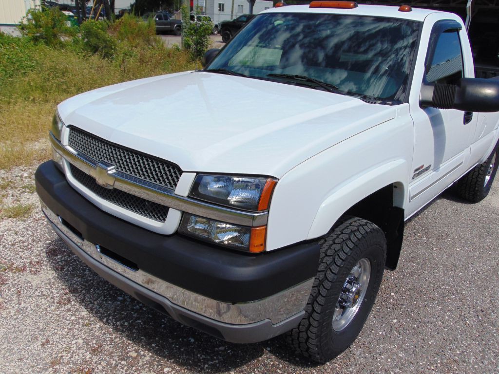 2004 Chevrolet Silverado 1500 Image 16