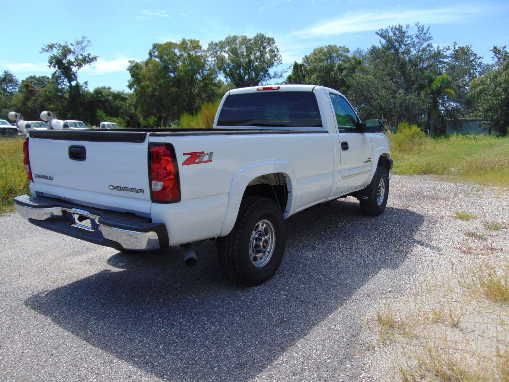 2004 Chevrolet Silverado 1500 Image 23