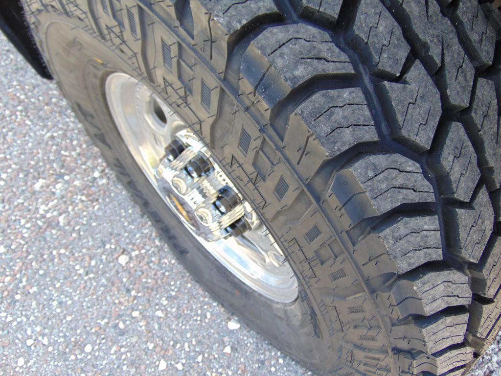 2004 Chevrolet Silverado 1500 Image 25