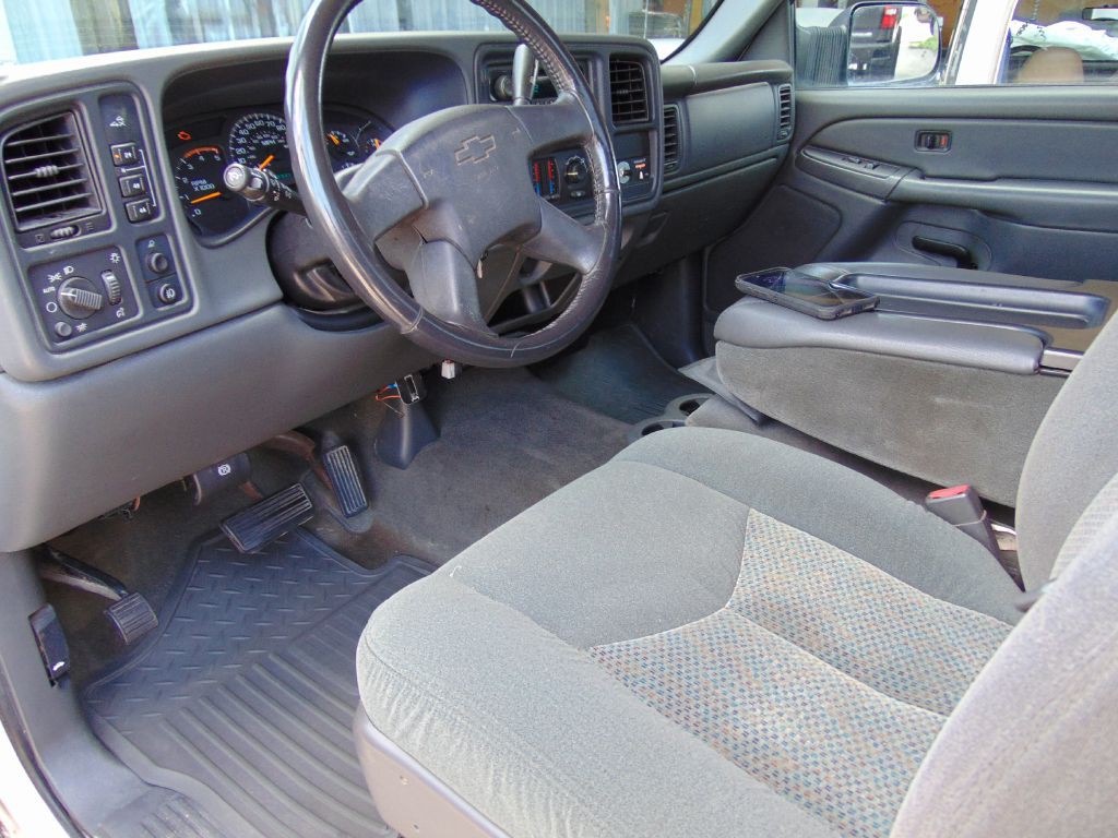 2004 Chevrolet Silverado 1500 Image 28