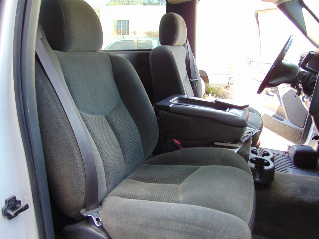 2004 Chevrolet Silverado 1500 Image 33