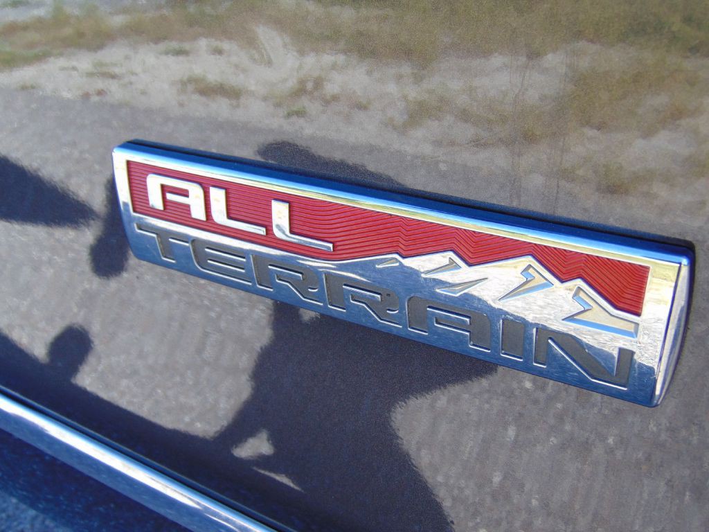 2015 GMC Sierra Image 18