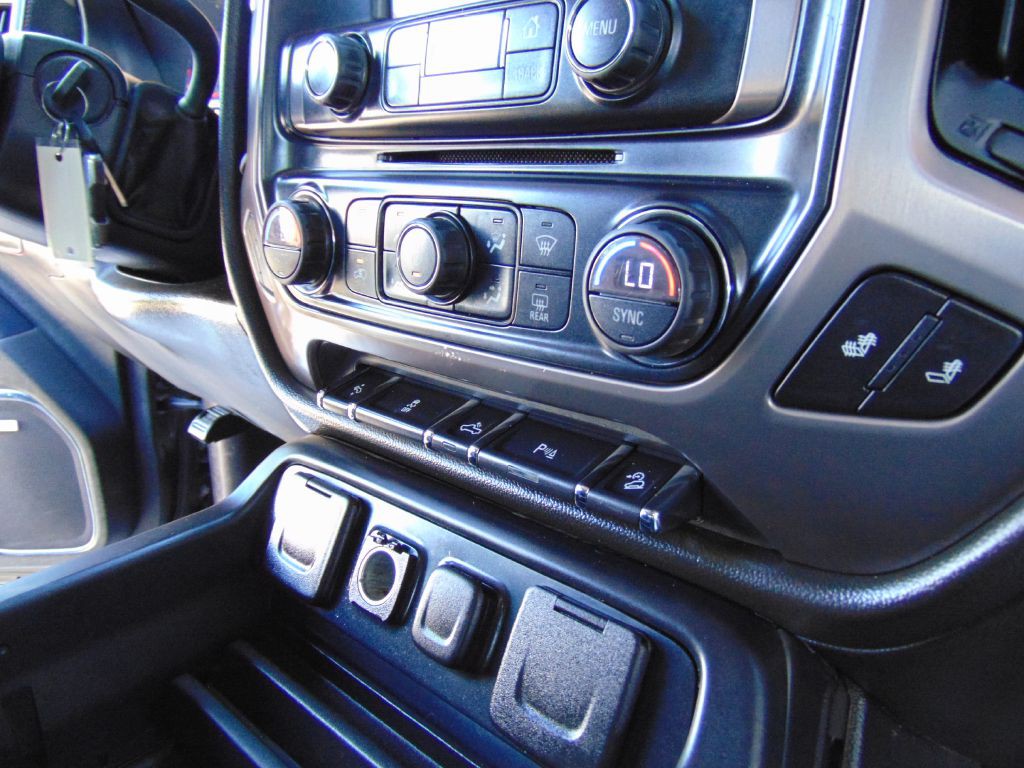 2015 GMC Sierra Image 32