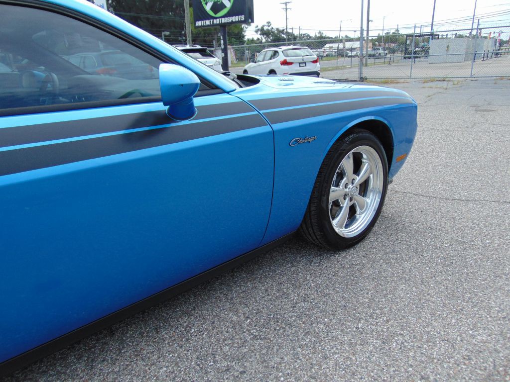 2009 Dodge Challenger Image 9