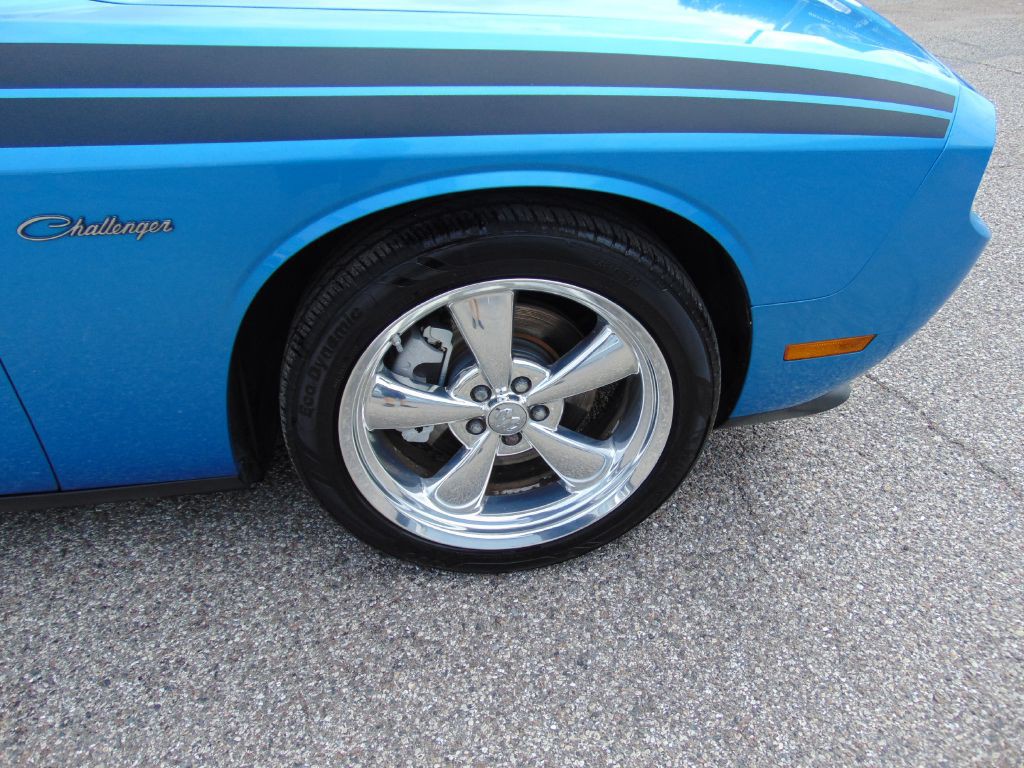 2009 Dodge Challenger Image 10