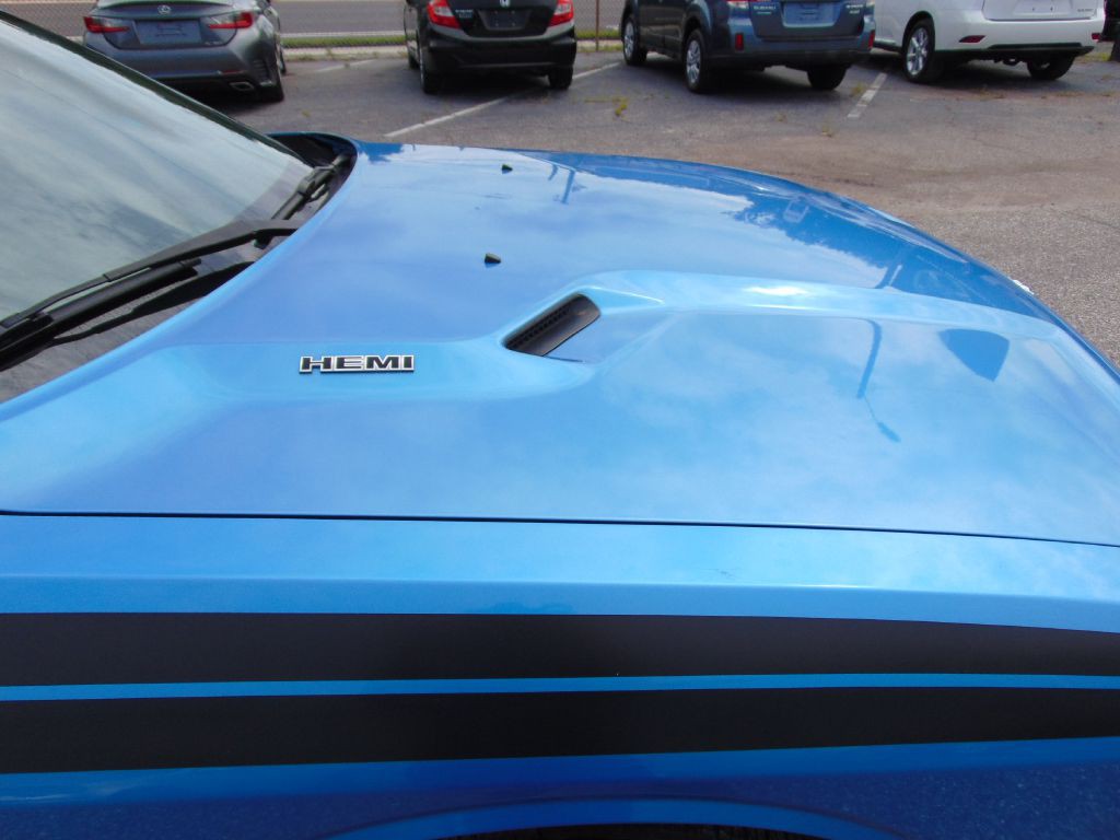 2009 Dodge Challenger Image 12